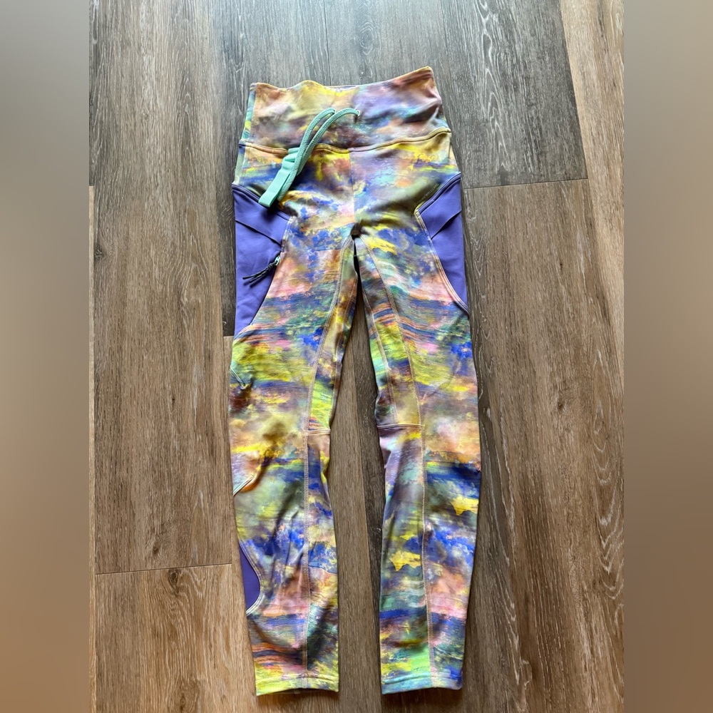 Lululemon Cargo super high rise hiking tights size 4